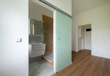 Küchenbereich mit Duschbadzugang