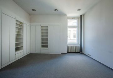 Schlafzimmer mit Einbauschränken
