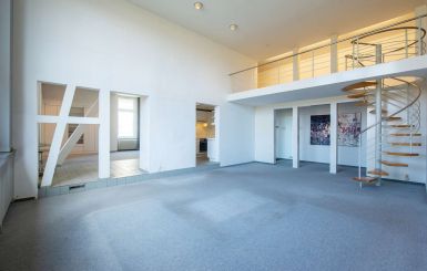 Wohnzimmer mit Blick auf die Galerie