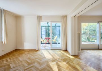 Wohnzimmer mit Blick zum Wintergarten