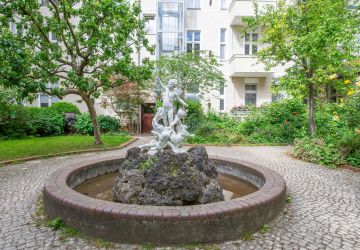 Springbrunnen im Hof