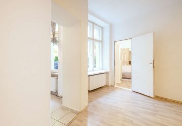 Wohn/Esszimmer richtung Flur