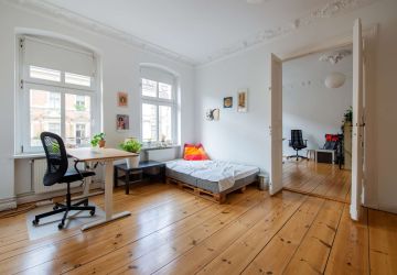 Wohn- und Arbeitszimmer