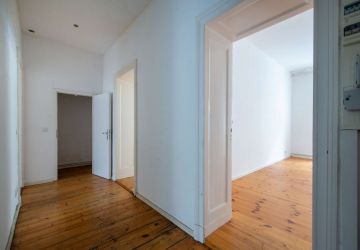 Flur mit Blick in die Zimmer 