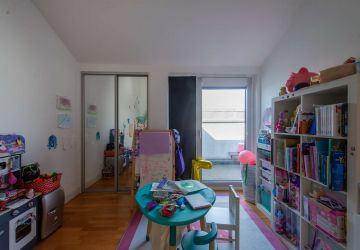 Kinderzimmer mit Balkon