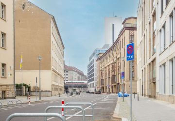 Straßenansicht & Umgebung