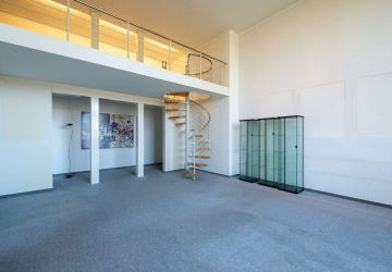 Wohnzimmer mit Blick auf die Galerie